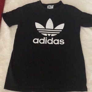 Adidas tee